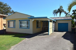 Seamist Cottage - Bring your own linen., South West Rocks
